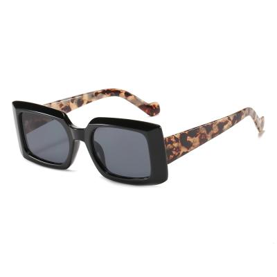 China Custom high quality fashion sunglasses FP6938 OEM PC black square sunglasses with logo for sale