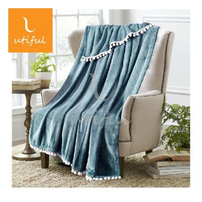 China 2020 New Fashion Solid 100% Polyester Flannel Fleece HEATHER Blanket With Pompom Trims for sale