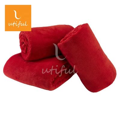 China Popular 100% Polyester Same PASSIONATE Solid Coral Fleece Blanket Basic Red for sale