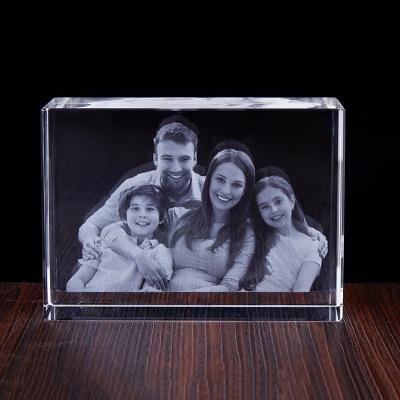 China Europe Family Photo Frame Memories 3d Custom Laser Engraved K9 Crystal Glass Cube With LED Light Base for sale