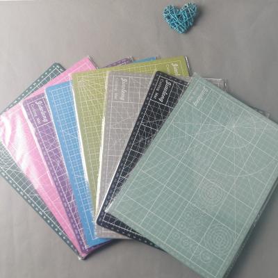 China 2021 Hot Sale Dark Green Craft A5 PVC Rectangle Self Healing Cutting Mat Customized Size for sale