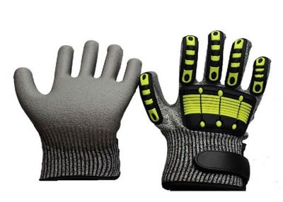 Chine Gants de mécanicien de gisement de pétrole de l'impact TPR de gants de travail de preuve de coupe du niveau 5 HPPE à vendre