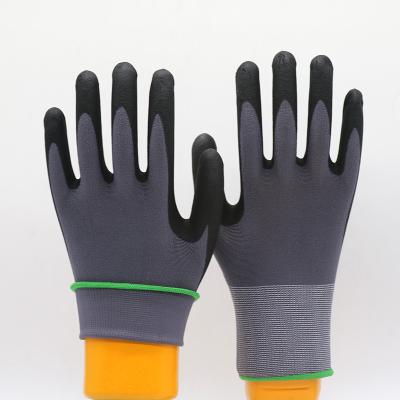 Chine Couleur faite sur commande de gants de travail enduite par paume de nitriles de polyester pour la manipulation matérielle générale à vendre