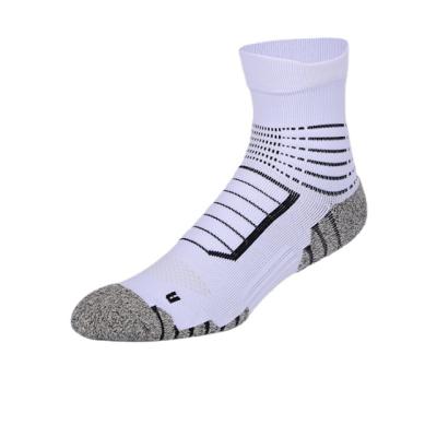 China Fashion Sports Breathable Cushioning and Shock Absorption Professional Non-slip Basketball Socks Breathable Single Socks for sale