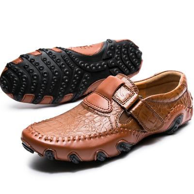 China Size 38-47 Anti-slippery Genuine Leather Moccasins Comfortable Men Genuine Leather Driving Stylish Shoes for sale