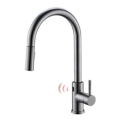 China 360 Degree Automatic Kitchen Faucet Smart High End Pull Thermostatic Faucets, Induction Touchless Smart Kitchen Faucet 2021 for sale