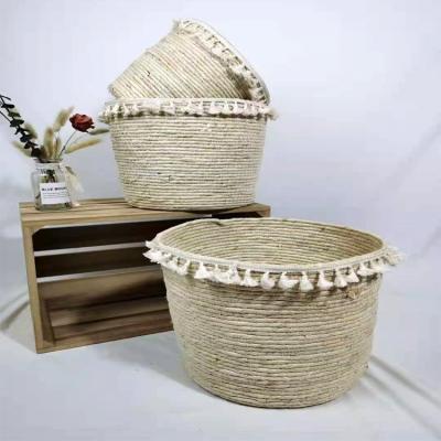 China Viable Plant Natural Color Acorn Storage Basket Corn Husk Basket for sale