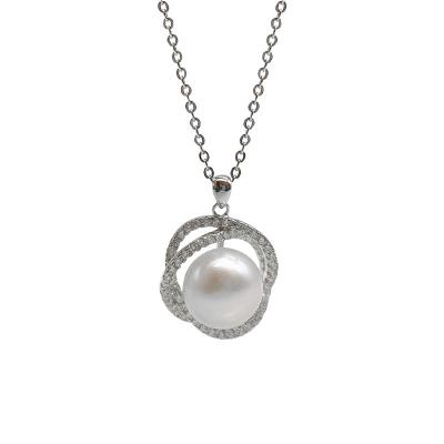 China FASHIONABLE Simple Silvery White Bunny Pearl Small Accessories Pendant Necklace for sale