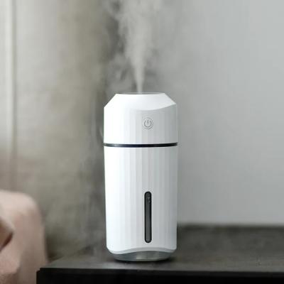 China Grátis 320ML Mini Humidificador de Ar Portátil Nebulizer de Neblina Frio Silicone Seal Design USB Umidificadores de Ar Ultrassônicos à venda