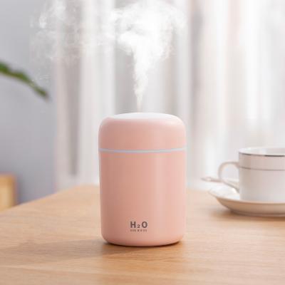 China Humidificador de aire de copa de colores con gran capacidad para humidificadores montados en automóviles en venta