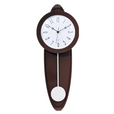 China CREATIVE Home Decorative European Wood Pendulum Retro Plastic Wall Clock Gift for sale