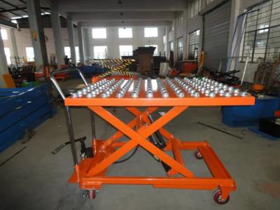 Chine Petit ascenseur manuel électrique de ciseaux de table élévatrice de ciseaux par la pédale de pied à vendre