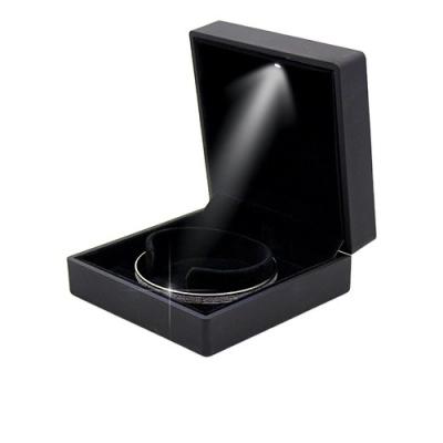 China Fashionable Manufacturer Custom Black Lacquer Luxury Led Jewelry Box Ring Bangle Pendant Bracelet Box With Led Light for sale