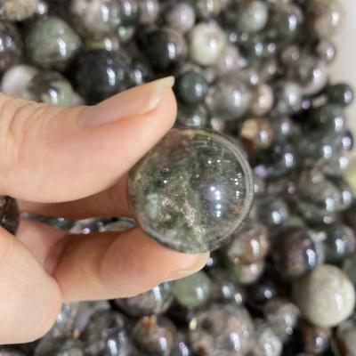 China Europe Garden Sphere High Quality People Open Healing Natural Stones Crystals Quartz Crystal Ball Green Mini Ghost Bead for sale