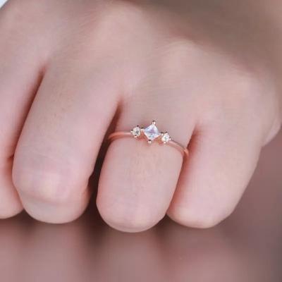 Cina Trendy Ring for Women 925 Sterling Silver Moonstone Ring Rose Gold Plated Princess Cut Dainty Engagement Ring in vendita