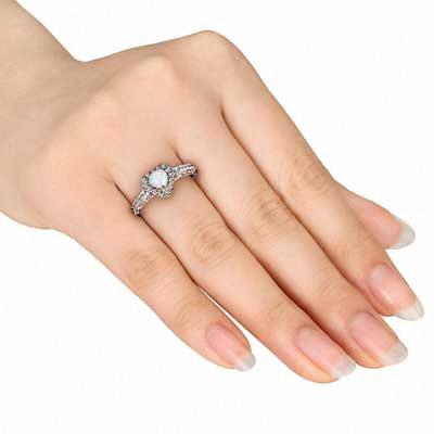 Cina opale in forma di cuore di 5.0mm e 1/8 di CT. T.W. Diamond Frame Ring in Sterling Silver in vendita