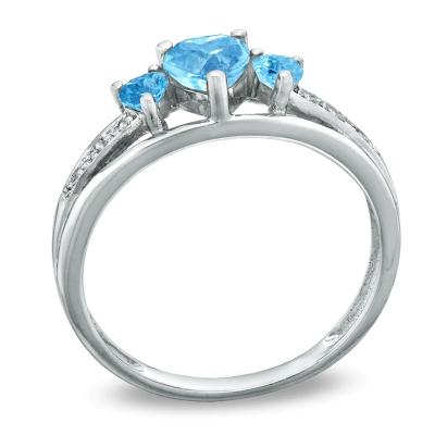 China Het hart vormde Blauw Topaas en Diamond Accent Three Stone Promise-Rings10k Witgoud Te koop