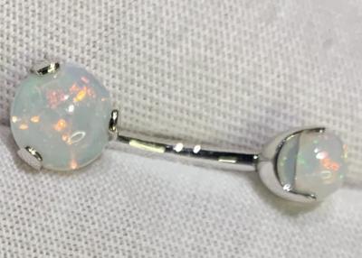 China 16g weißer Opal Stud Earrings Round Sharp 8mm 3/5 Zoll Maß- zu verkaufen