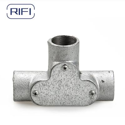 Cina Fittings per tubi a condotto a filo di Gi Canale di ispezione da 20 mm Tee in vendita