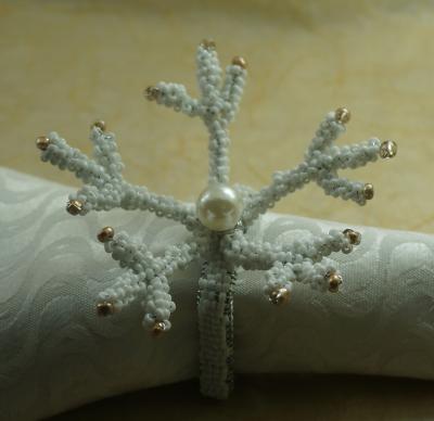 China Free Shipping Viable Glass Beaded Coral Napkin Ring For Wedding, Latest Design Of Napkin Coral Holder for sale