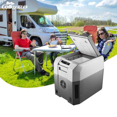 Chine Sports Car Fridge Cooler Box 12v 24V Mini Caravan RV Refrigerator Refrigeration Unit Portable Car Use Outdoor Camping Activity à vendre