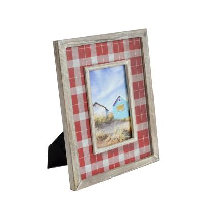 China Fashion Photo Gifts New Style Design Custom Logo Wooden Europe Type Picture Frame for sale