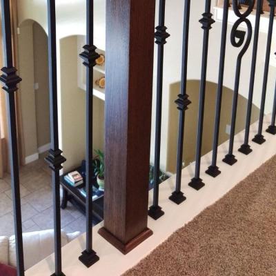 China Modern Double Knuckles Wrought Iron Canada Pictures Baluster Iron Balusters for sale