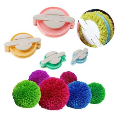 China Making Beautiful Pom Poms Wholesale Plastic Knitting Loom Pom Poms Art Craft Kits Tool Quick for sale