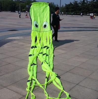 China Chinese Polyester Inflatable 3D Large Octopus Kite 8m Flying for sale