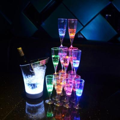 China Residential New Style OEM Plastic Flashing Glowing Light Up Beer/Wine/Cocktail Drinking Glass Led Cups for sale