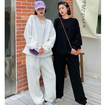 China 2022 Custom Oversized Anti-wrinkle Women's Sweatpants Sweatshirt Streetwear Hoodies With Logo Women 2 Piece Set for sale