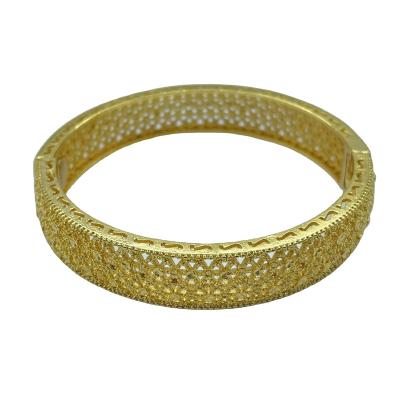 China High Quality Wedding 18K Gold Jewelry Fashion Hot Selling Luxury Copper Plated Classic Cut Out Open Bangle Female for sale