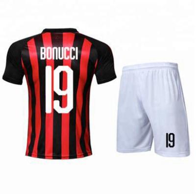 Chine Expédition libre à la chemise 2018-19 du football de maison de débardeur de football de Milan à vendre