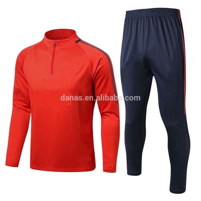 Chine Le dernier polyester 100% de conception folâtre des survêtements du football à vendre