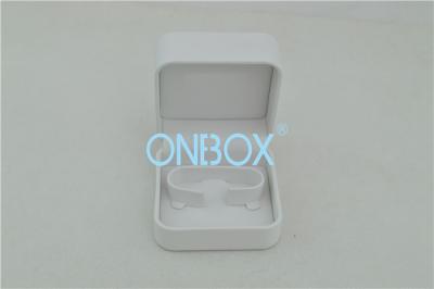 China Female Bangle White PU Jewelry Packaging Boxes Customized Insert Design for sale