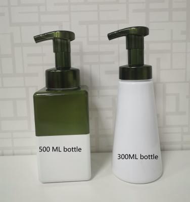 China Botella de limpieza de plástico personalizada con bomba de loción y cerradura de tornillo 50ml, 100ml, 150ml, 200ml, 300ml botella en venta