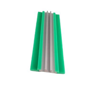 China Long Working Span Plastic Conveyor Side Rail With Aluminum Profile for sale