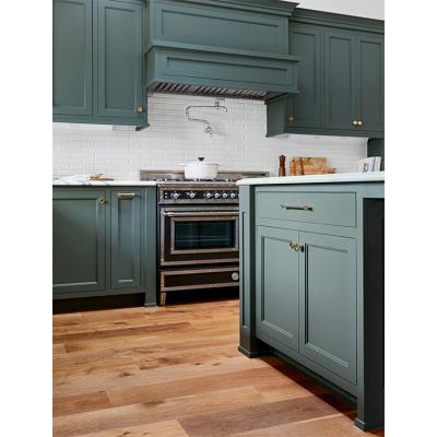 China Best Selling Green Cabinet Modern Types Shaker Kitchen Cabinets Solid Wood Luxury for sale