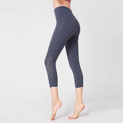 China New QUICK DRY Single Sided Swept Naked Feel Sports Yoga Cropped Pants Women's Running Hip Fitness Yoga Lifting Pants for sale