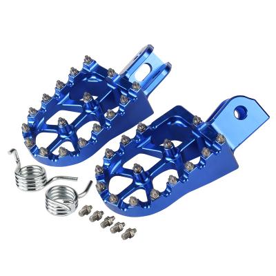 China Blue CNC Aluminum Alloy CNC Aluminum Foot Pegs Pedals Rest Foot Pegs For 230 230L 03-2009 Foot Pegs for sale