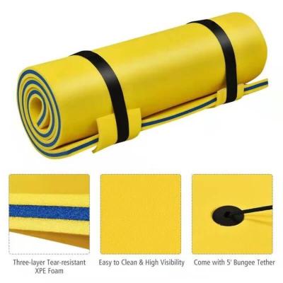 中国 Customized Wholesale Floating Pad 3 Layer Thick Foam Float Mat Swimming Pool Lake Heavy Duty 販売のため