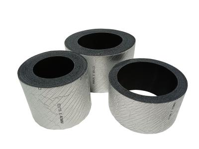 China Zelfklevende isolatiefoomspoel wrap breed op maat gemaakte aluminiumfolie buis bedekt winter spigot waterverwarmer buizen bevriezen Te koop