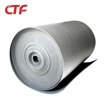 Chine Foil d'aluminium à haute réflectivité, isolation acoustique par mousse XPE, mousse d'isolation acoustique pour le toit du dernier étage à vendre