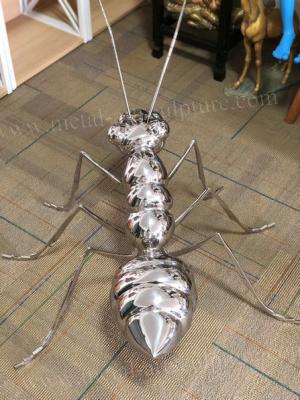 China Amazing Indoor Metal Sculptures / Metal Ant Sculpture 1m Size With Smooth Surface for sale