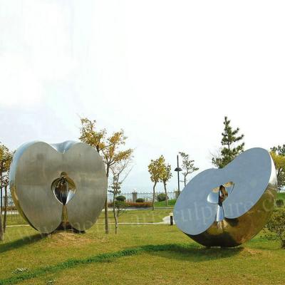 China Apple dá forma à escultura de aço inoxidável da característica de Matt como a decoração exterior do gramado à venda