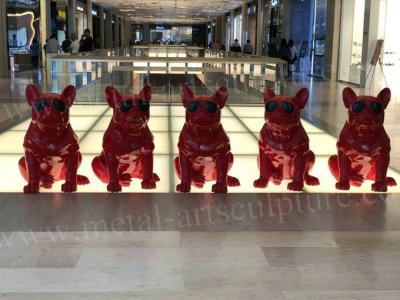 China Diseño fresco pintado del color rojo de la estatua del cerdo de la fibra de vidrio para la decoración del centro comercial en venta