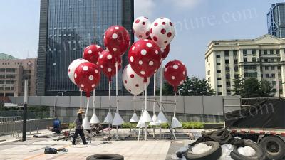 Cina Bella scultura gigante del pallone con superficie variopinta come decorazione all'aperto in vendita