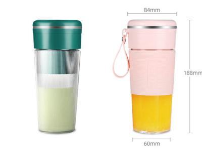 China Madou Portatil Blades Juicer Blender Fruit Portable Rechargeable Juice Blender Shaker Bottle Vitamin Lemon Use Mini Home USB 4 Car for sale