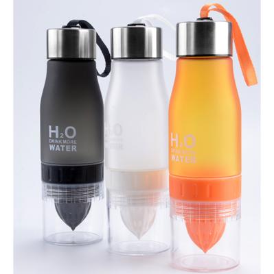 China Madou H2O Water Bottle Good Quality Viable Free Bpa Tritan Fruit Infuser Water Bottle Shaker for sale