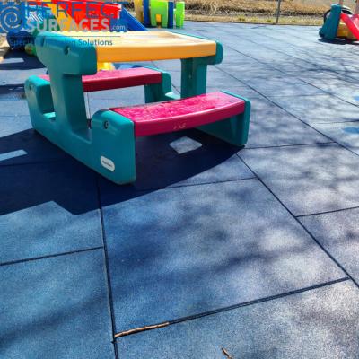 China Playground Outdoor Residential Recyclable Rubber GYM Kindergarten Kids Kindergarten Rubber Strip Tile for sale